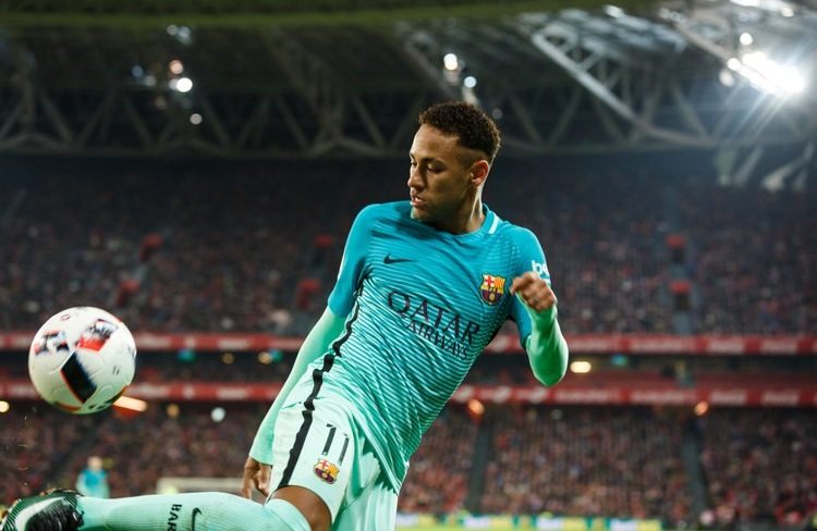 Neymar Jr. Juggling
